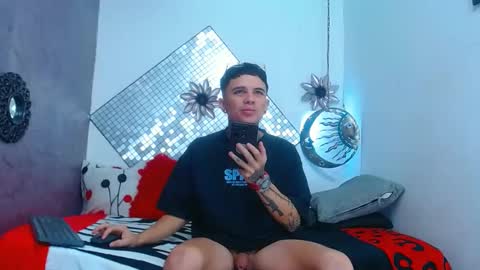 Snapshot of exotichot_couple chatting on 03-08-25, 01:17 exotichot_couple online show from 03-08-25, 01:17