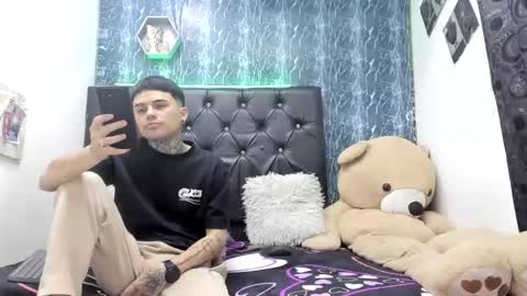 Snapshot of exotichot_couple chatting on 12-13-25, 09:53 exotichot_couple online show from 12-13-25, 09:53