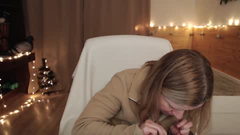 Snapshot of exponentex5 chatting on 12-27-24, 11:42 Crystal online show from 12-27-24, 11:42