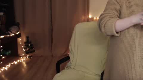 Snapshot of exponentex5 chatting on 02-17-25, 12:10 Crystal online show from 02-17-25, 12:10