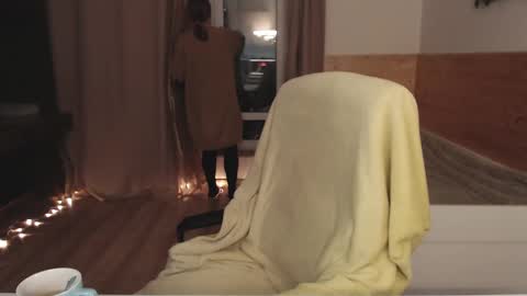 Snapshot of exponentex5 chatting on 02-27-25, 06:09 Crystal online show from 02-27-25, 06:09