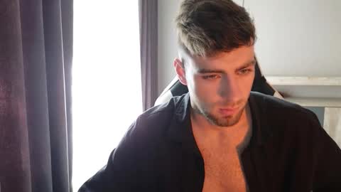 Snapshot of exstayz chatting on 10-01-25, 06:41 Sweetheart online show from 10-01-25, 06:41