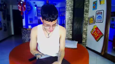 extrangers online show from 01-04-25, 03:07