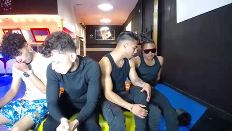 extrangers online show from 02-22-25, 12:08