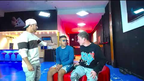 extrangers online show from 09-09-25, 12:15