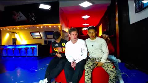 extrangers online show from 09-14-25, 11:42