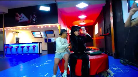 extrangers online show from 09-20-25, 11:33