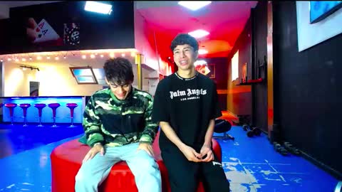 extrangers online show from 10-10-25, 12:04