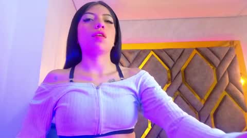 Snapshot of ey_im_simone_ chatting on 05-26-26, 12:23 online show from 05-26-26, 12:23