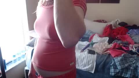 eyeswall0w online show from 09-19-25, 12:39