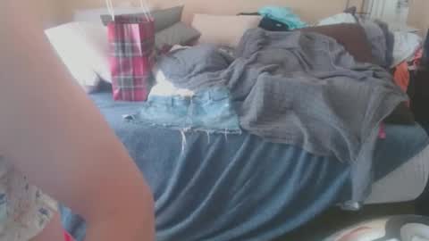 eyeswall0w online show from 02-19-26, 02:02