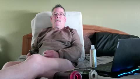 Eyeswideshut63 online show from 01-06-26, 06:33