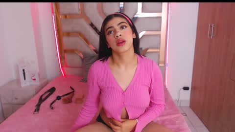 eylin_sofia online show from 01-28-25, 03:47