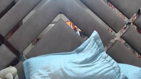 eyshaexotii online show from 12-19-25, 03:57