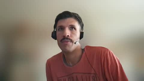 Snapshot of ezlajfer chatting on 06-12-26, 07:02 venusah online show from 06-12-26, 07:02