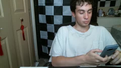 Ezra Naamah online show from 02-10-25, 09:47