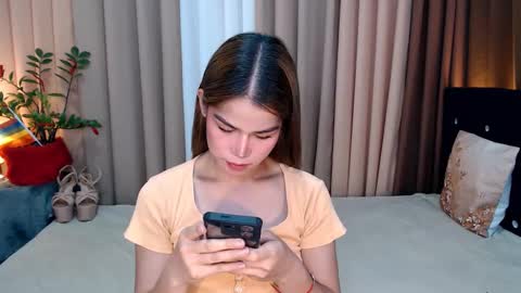 Snapshot of ezrahollywood chatting on 12-14-24, 11:07 UR SWEET EZRA online show from 12-14-24, 11:07