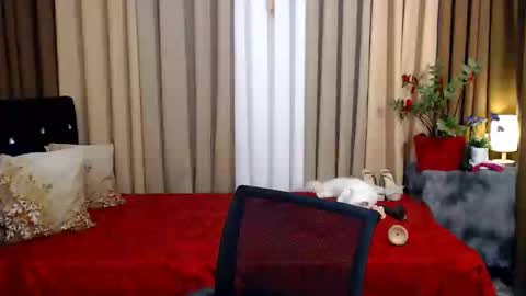 Snapshot of ezrahollywood chatting on 02-19-25, 07:17 UR SWEET EZRA online show from 02-19-25, 07:17