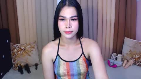 Snapshot of ezrahollywood chatting on 03-05-25, 02:46 UR SWEET EZRA online show from 03-05-25, 02:46