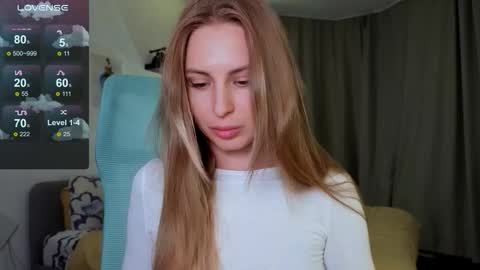 Snapshot of f1oraa chatting on 11-09-25, 01:53 if you dont have fansly account yet use this link to registration online show from 11-09-25, 01:53