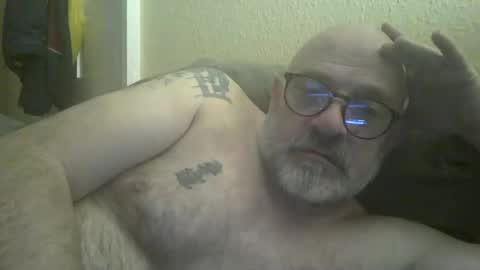 Snapshot of f1zzeek chatting on 04-23-26, 09:39 f1zzeek online show from 04-23-26, 09:39