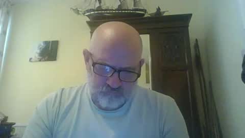 Snapshot of f1zzeek chatting on 04-28-26, 02:33 f1zzeek online show from 04-28-26, 02:33