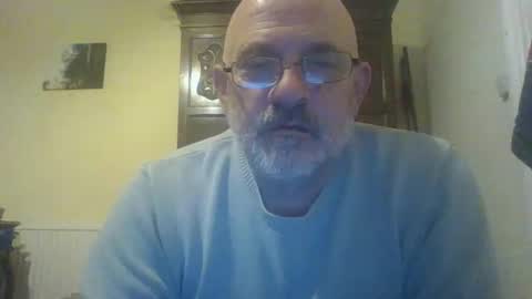 Snapshot of f1zzeek chatting on 04-30-26, 10:47 f1zzeek online show from 04-30-26, 10:47
