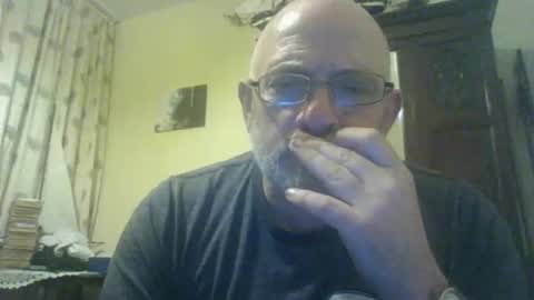 Snapshot of f1zzeek chatting on 05-03-26, 11:55 f1zzeek online show from 05-03-26, 11:55