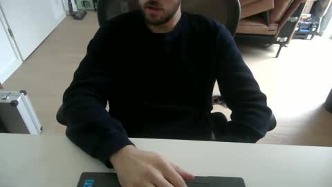 Call me bitch online show from 12-17-25, 11:05