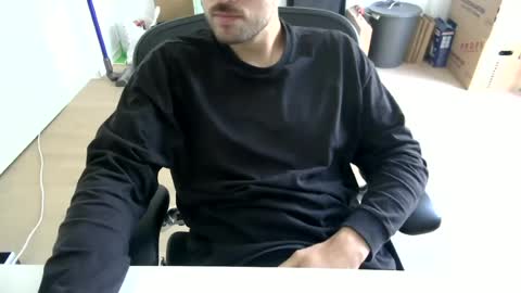 Snapshot of fabian_196 chatting on 06-14-26, 10:39 Call me bitch online show from 06-14-26, 10:39
