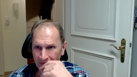 Snapshot of fabiansoohot chatting on 06-04-26, 09:43 Fabian online show from 06-04-26, 09:43