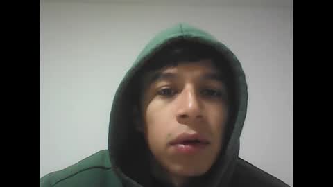 Snapshot of fabiar11 chatting on 10-17-25, 06:43 R online show from 10-17-25, 06:43