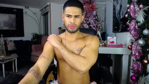 Snapshot of fabilatindick20 chatting on 12-05-24, 06:54 Fabian online show from 12-05-24, 06:54