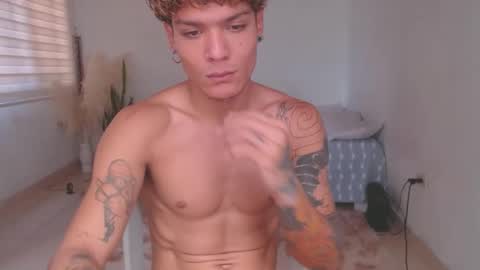 Snapshot of fabrizio_amery chatting on 01-17-25, 06:44 - A N D E R online show from 01-17-25, 06:44