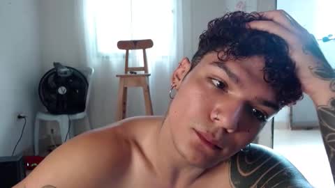 Snapshot of fabrizio_amery chatting on 10-20-25, 07:47 - A N D E R online show from 10-20-25, 07:47