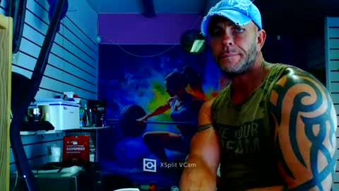 Snapshot of fabxxxl chatting on 07-14-26, 12:33 fabxxxl online show from 07-14-26, 12:33