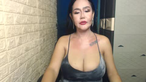 Snapshot of face_value chatting on 10-26-25, 12:44 Anitha online show from 10-26-25, 12:44