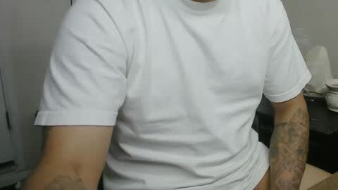 Snapshot of faded805 chatting on 02-05-25, 07:18 Mark online show from 02-05-25, 07:18