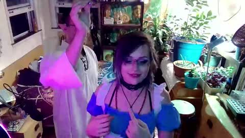 Snapshot of faewildflower chatting on 10-14-25, 07:20 faewildflower online show from 10-14-25, 07:20