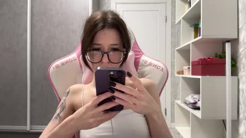 Bloom  online show from 12-18-25, 03:07