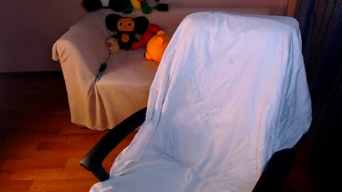 Elli  online show from 07-10-26, 08:55