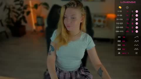 Snapshot of fairy_lele chatting on 06-18-26, 02:23 fairy_lele online show from 06-18-26, 02:23