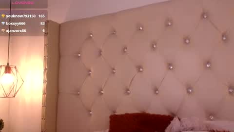 Snapshot of fairyflexxx chatting on 12-11-24, 04:09 Fairy online show from 12-11-24, 04:09