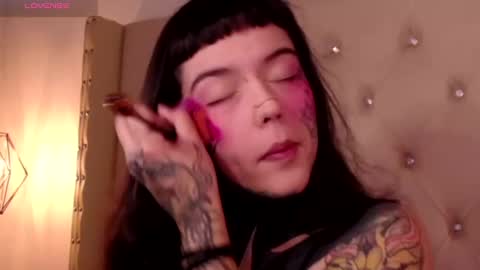 Snapshot of fairyflexxx chatting on 12-20-24, 01:03 Fairy online show from 12-20-24, 01:03