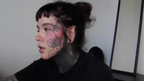 Snapshot of fairyflexxx chatting on 01-09-25, 10:41 Fairy online show from 01-09-25, 10:41