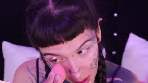 Snapshot of fairyflexxx chatting on 01-29-25, 11:04 Fairy online show from 01-29-25, 11:04