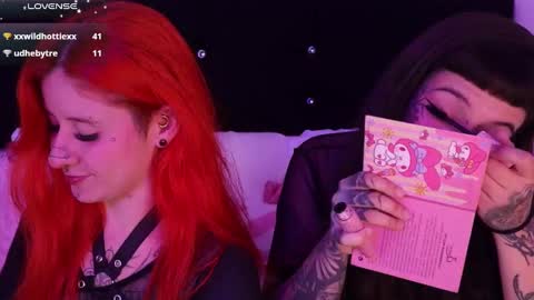 Snapshot of fairyflexxx chatting on 02-01-25, 12:29 Fairy online show from 02-01-25, 12:29