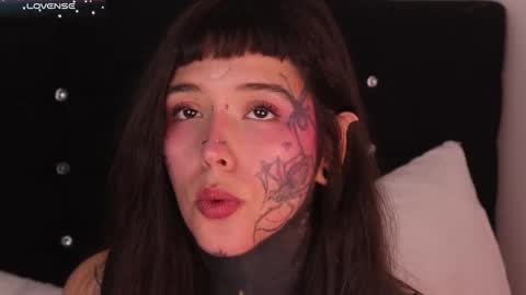 Snapshot of fairyflexxx chatting on 02-11-25, 02:57 Fairy online show from 02-11-25, 02:57