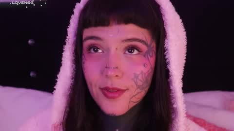 Snapshot of fairyflexxx chatting on 02-14-25, 09:32 Fairy online show from 02-14-25, 09:32