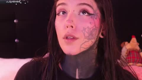 Snapshot of fairyflexxx chatting on 02-17-25, 04:48 Fairy online show from 02-17-25, 04:48